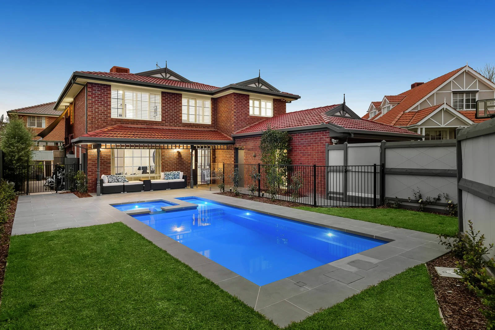5 Wattlebird Court, Burwood, VIC