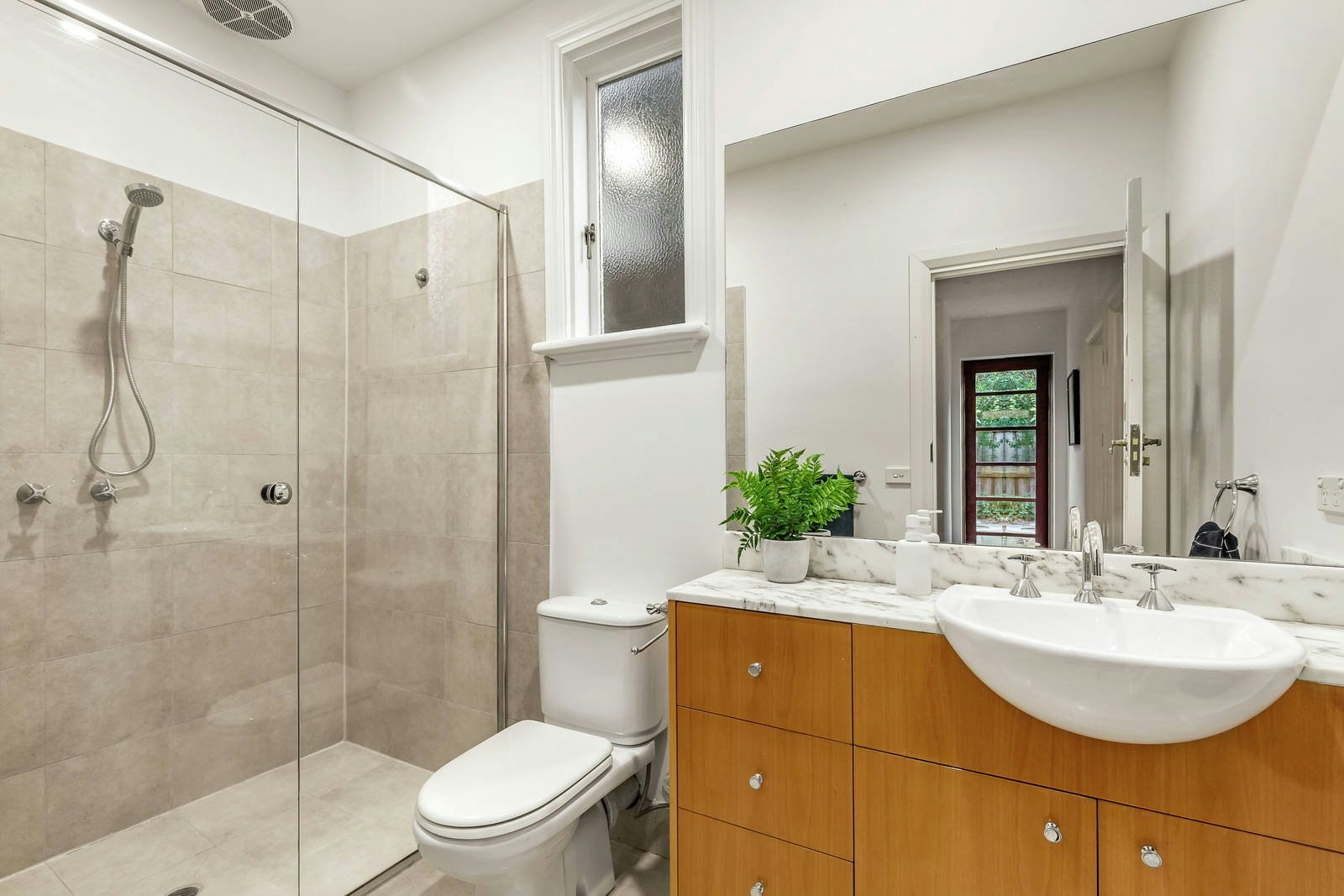 9 Great Valley Road, Glen Iris, VIC