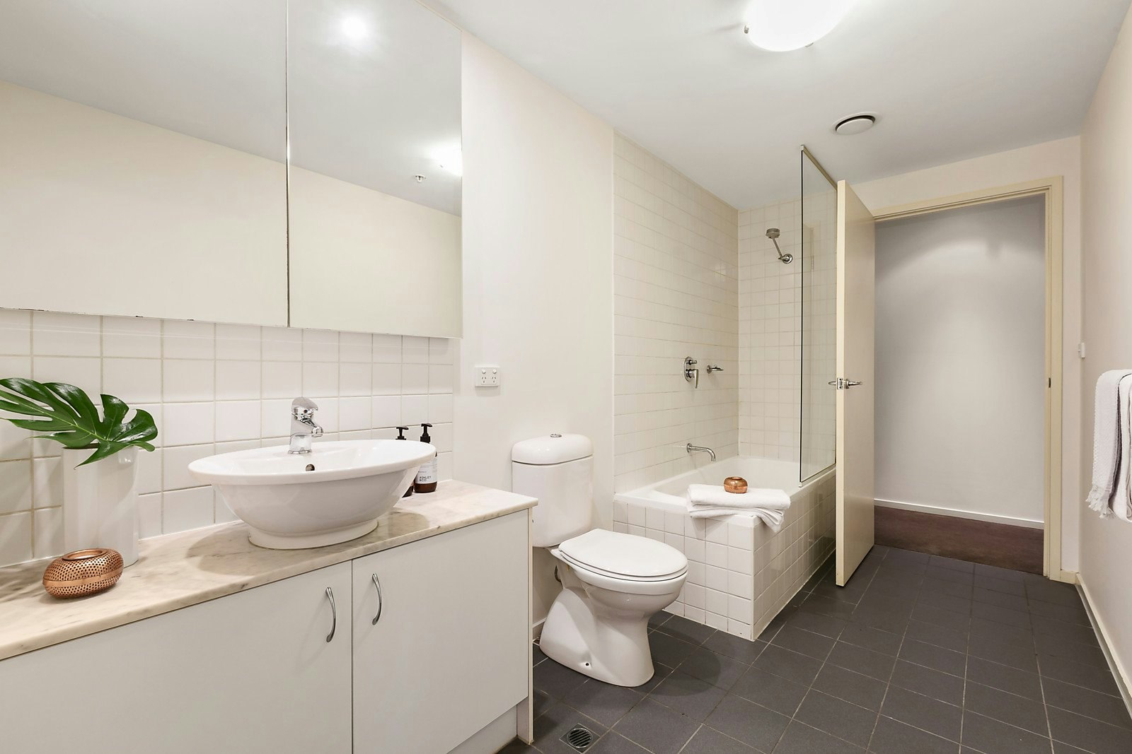 8/327 Dandenong Road, Prahran, VIC