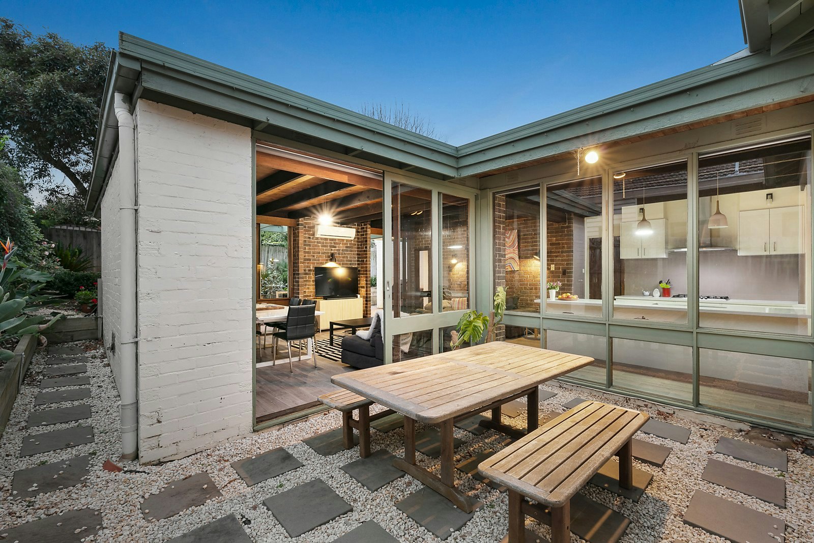 11 Pine Avenue, Camberwell, VIC