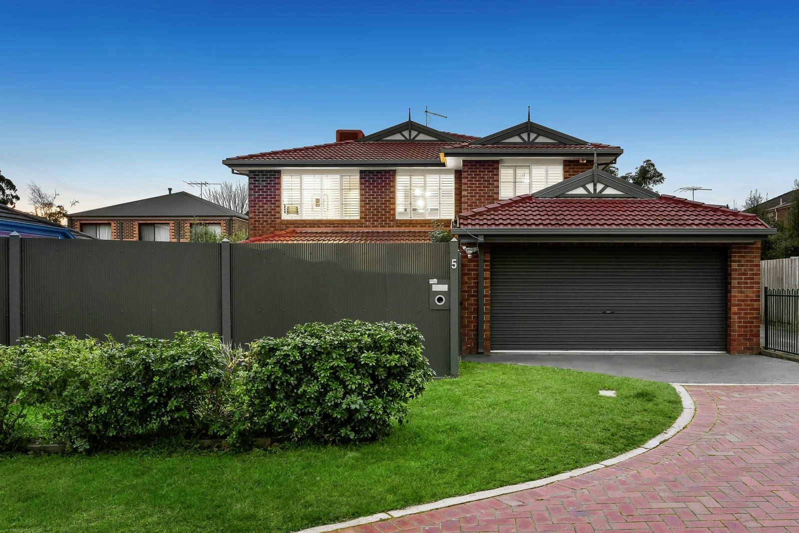 5 Wattlebird Court, Burwood, VIC