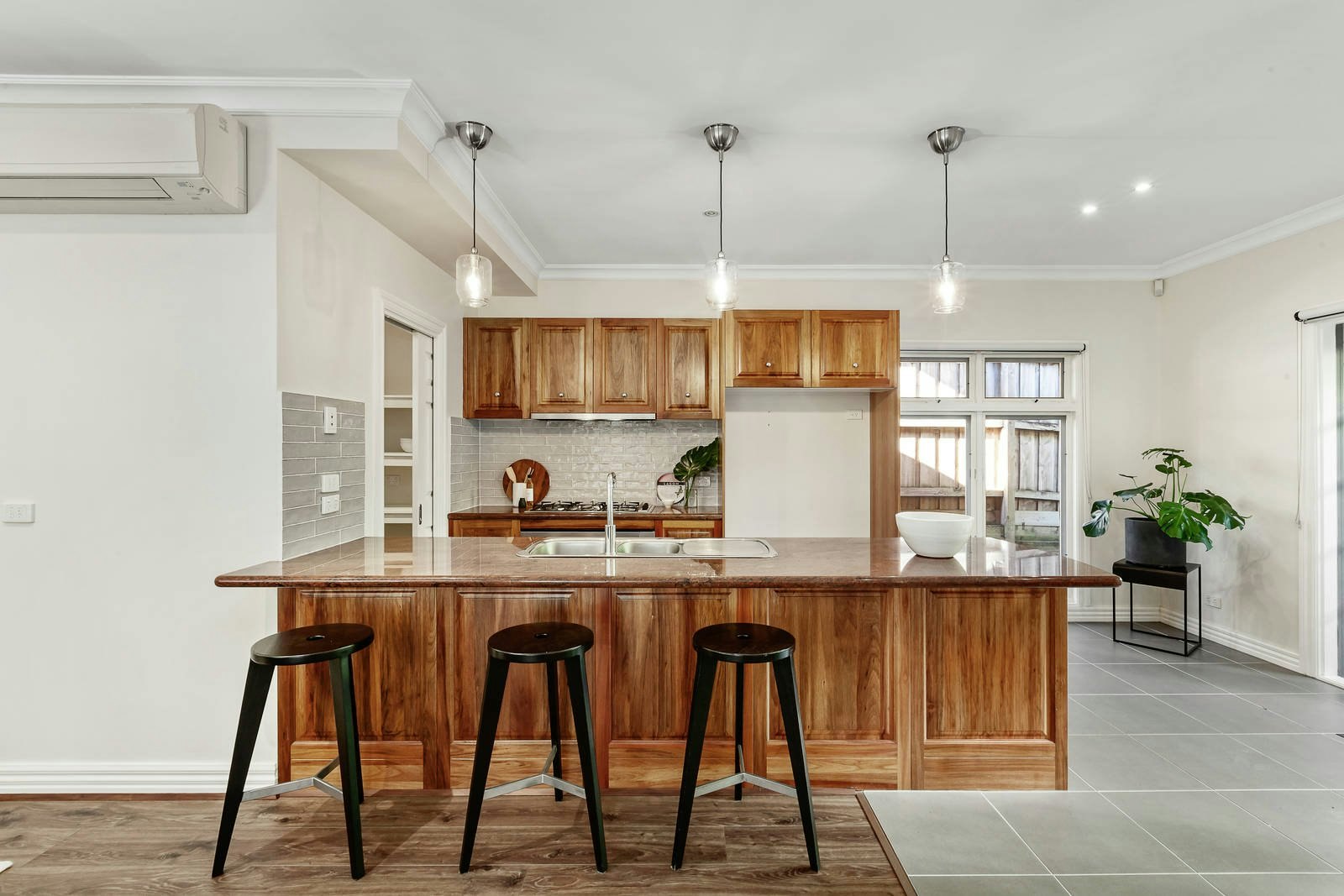 2/22 Midlothian Street, Malvern East, VIC