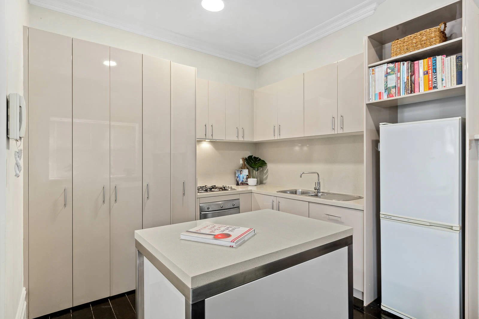 8/10 Tennyson Street, St Kilda, VIC