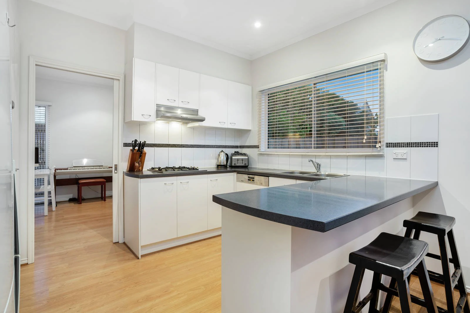 7A View Street, Mornington, VIC