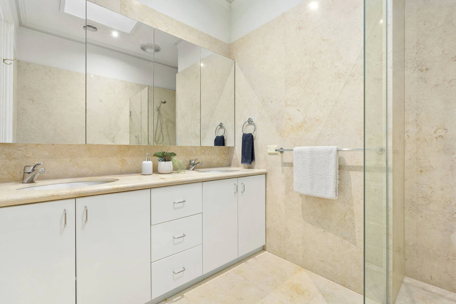 1 Gatehouse Place, Brighton, VIC