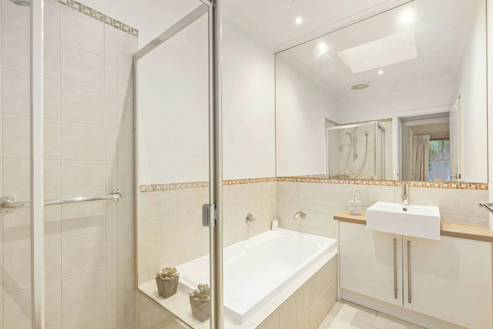 1 & 2/112 Gordon Street, Balwyn, VIC