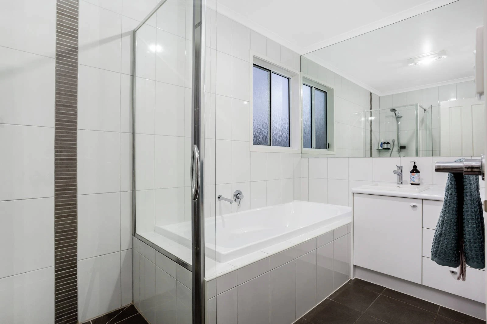 7A View Street, Mornington, VIC