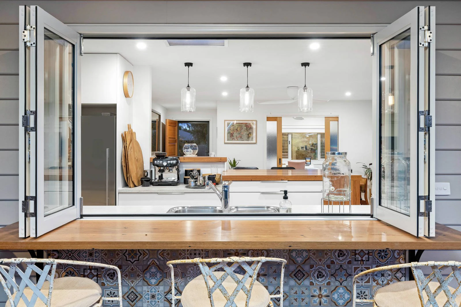 4 Downward Street, Mornington, VIC