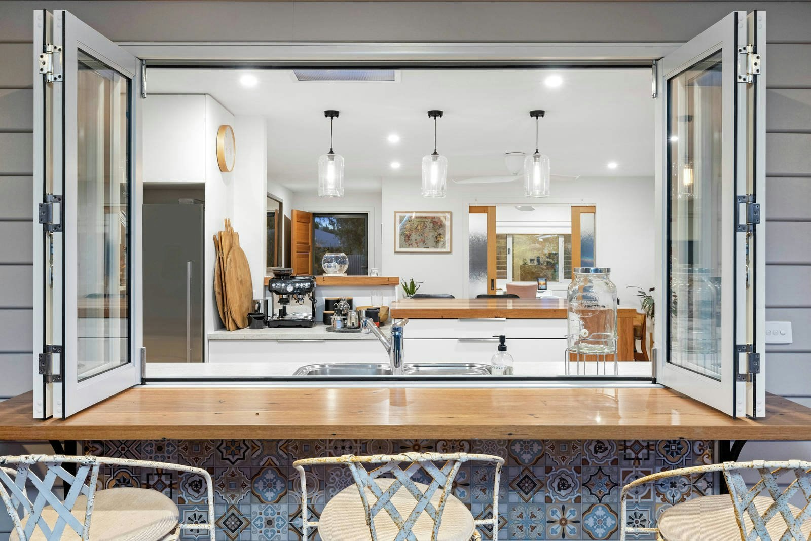 4 Downward Street, Mornington, VIC