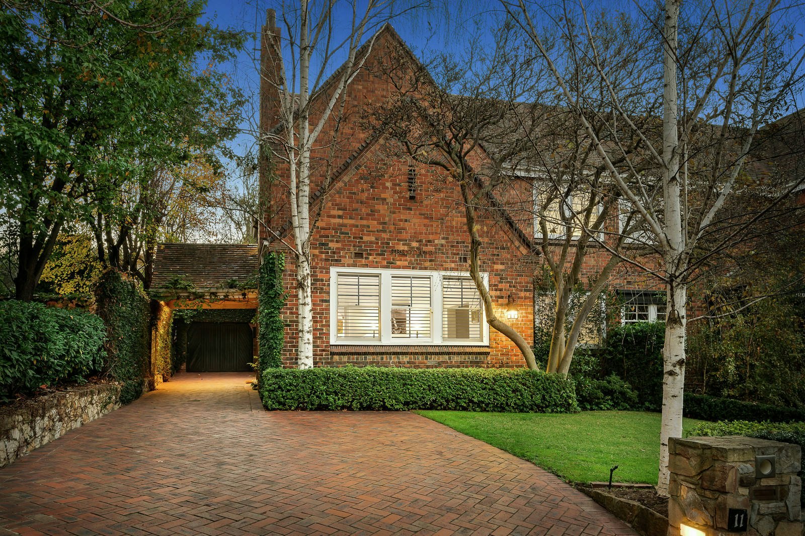 11 Evans Court, Toorak, VIC