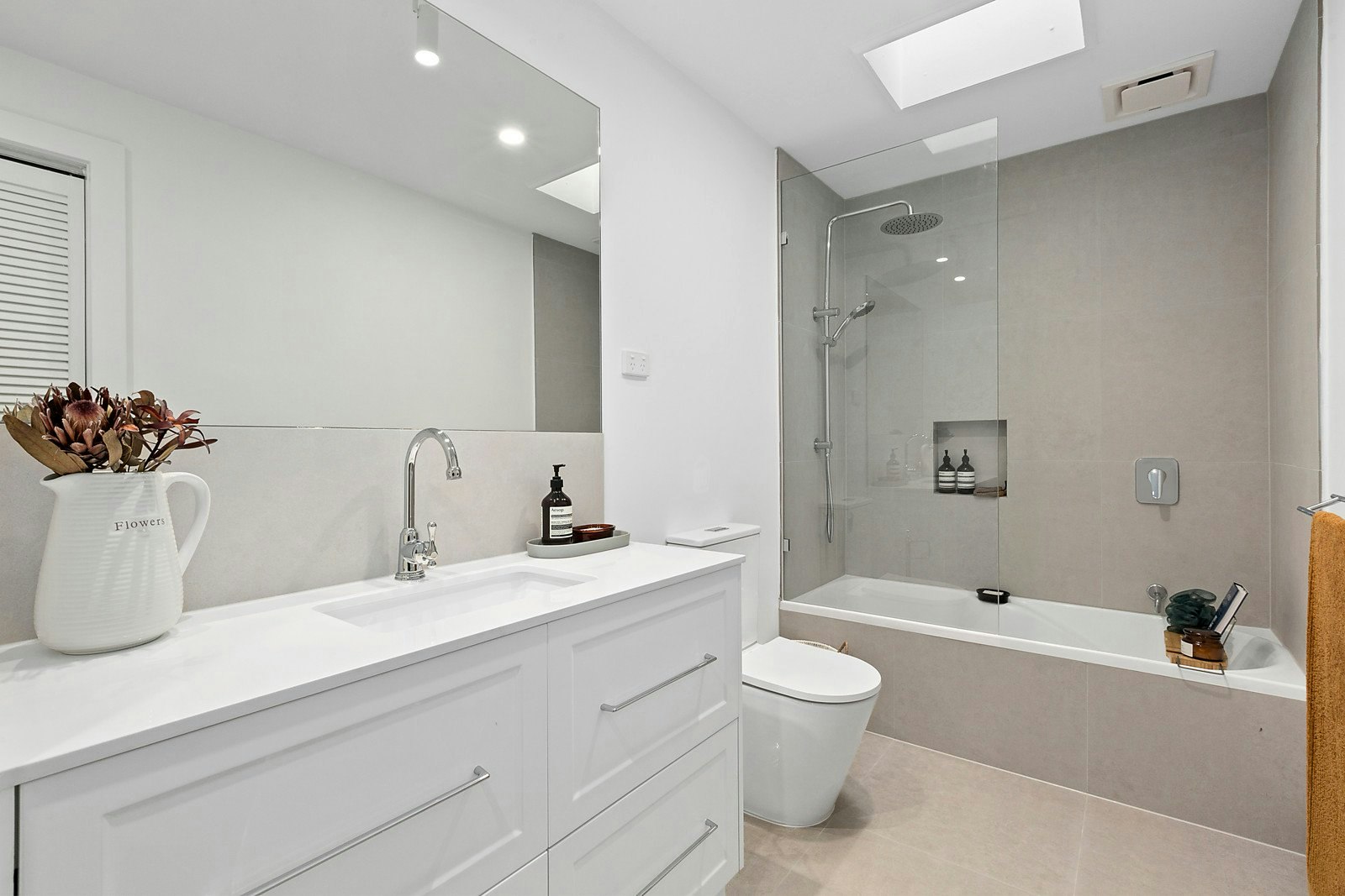 42 Rothesay Avenue, Elwood, VIC