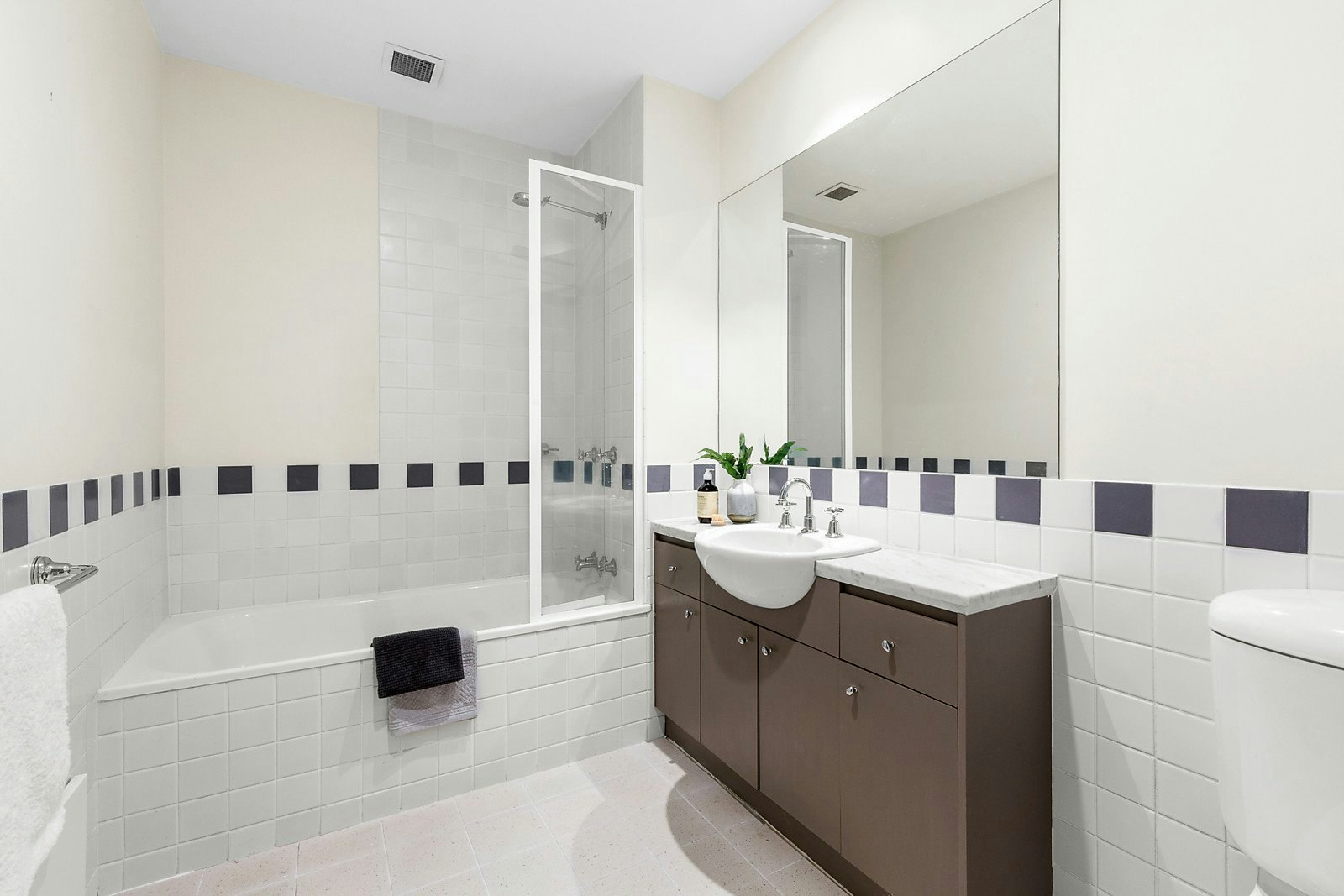 403/88 Beach Street, Port Melbourne, VIC