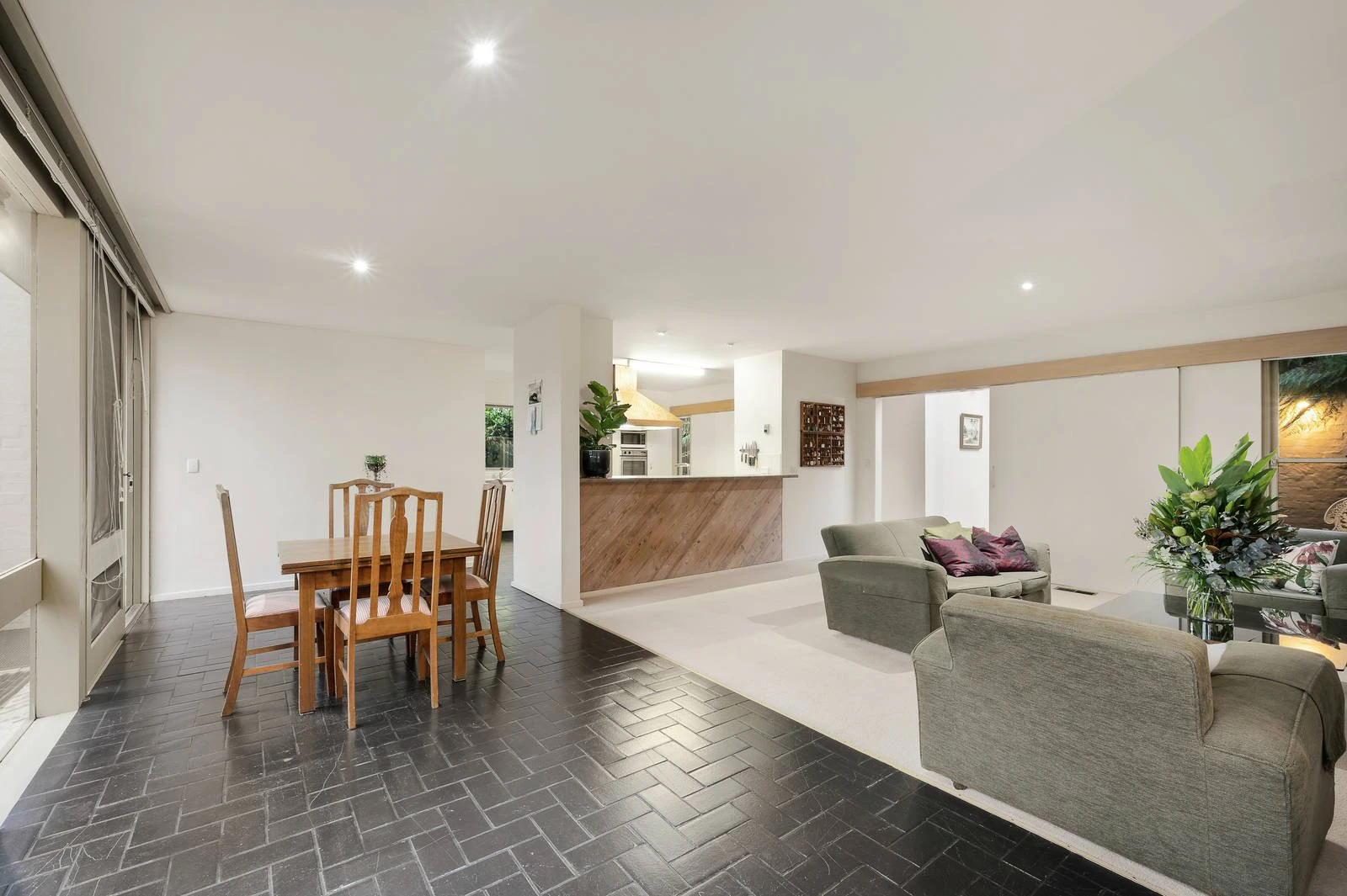 11 Glenbrook Avenue, Malvern East, VIC