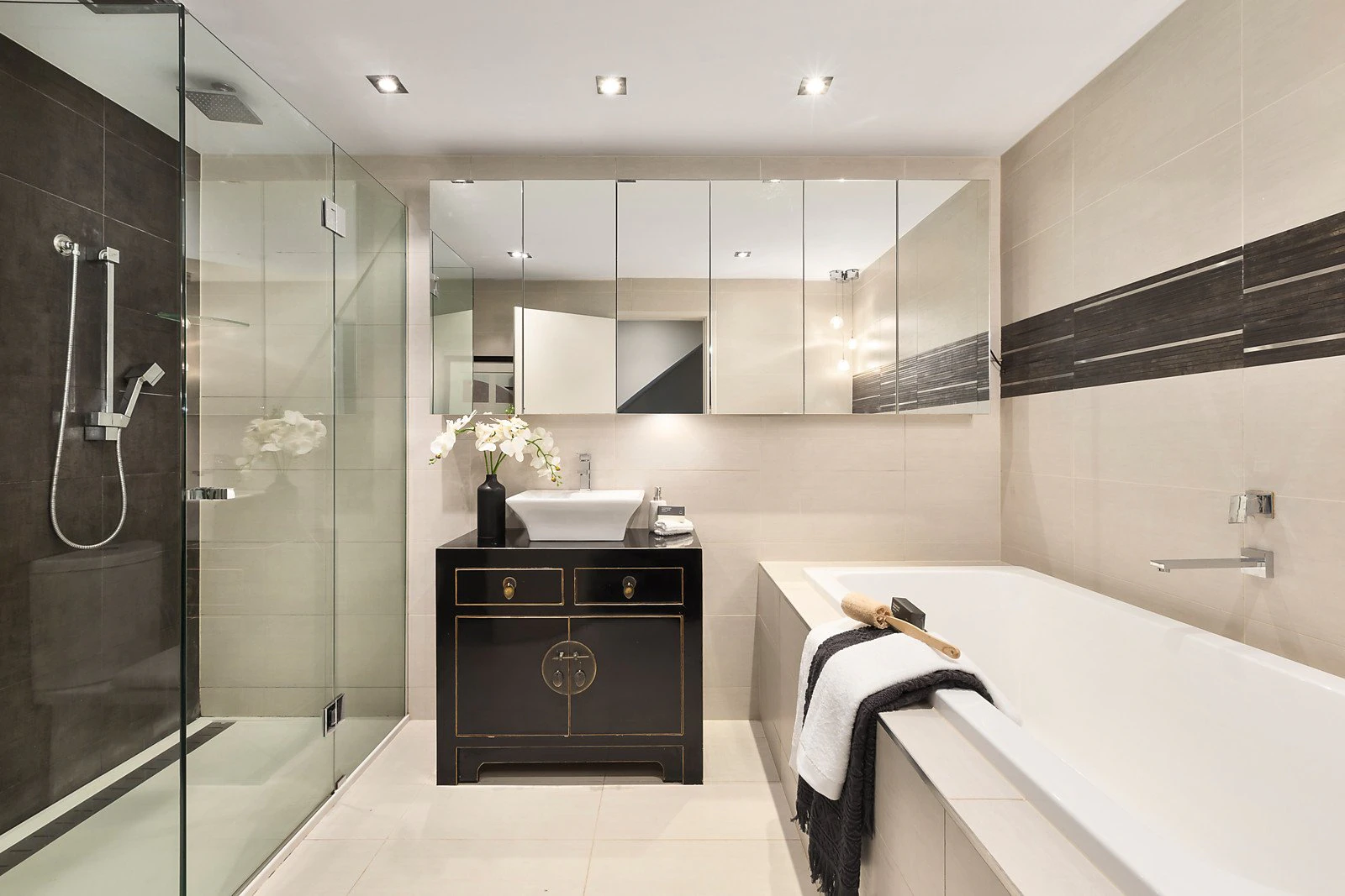 216 Wiltshire Drive, Kew, VIC