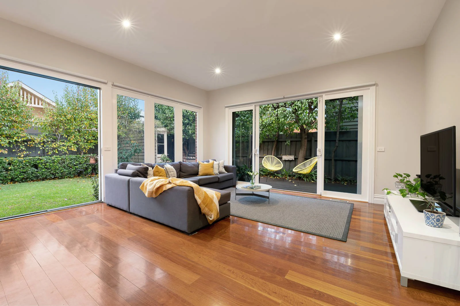 6 Mayfield Grove, Caulfield North, VIC