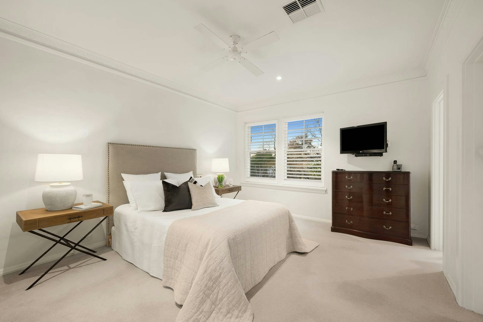 11 Evans Court, Toorak, VIC