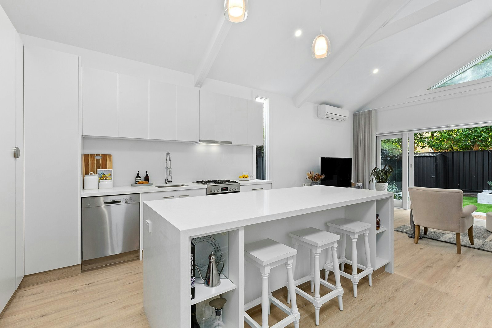 42 Rothesay Avenue, Elwood, VIC