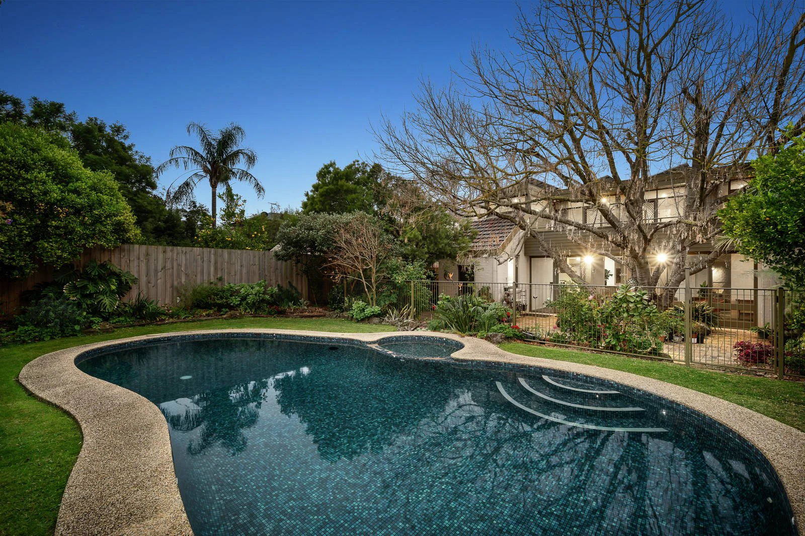 11 Glenbrook Avenue, Malvern East, VIC