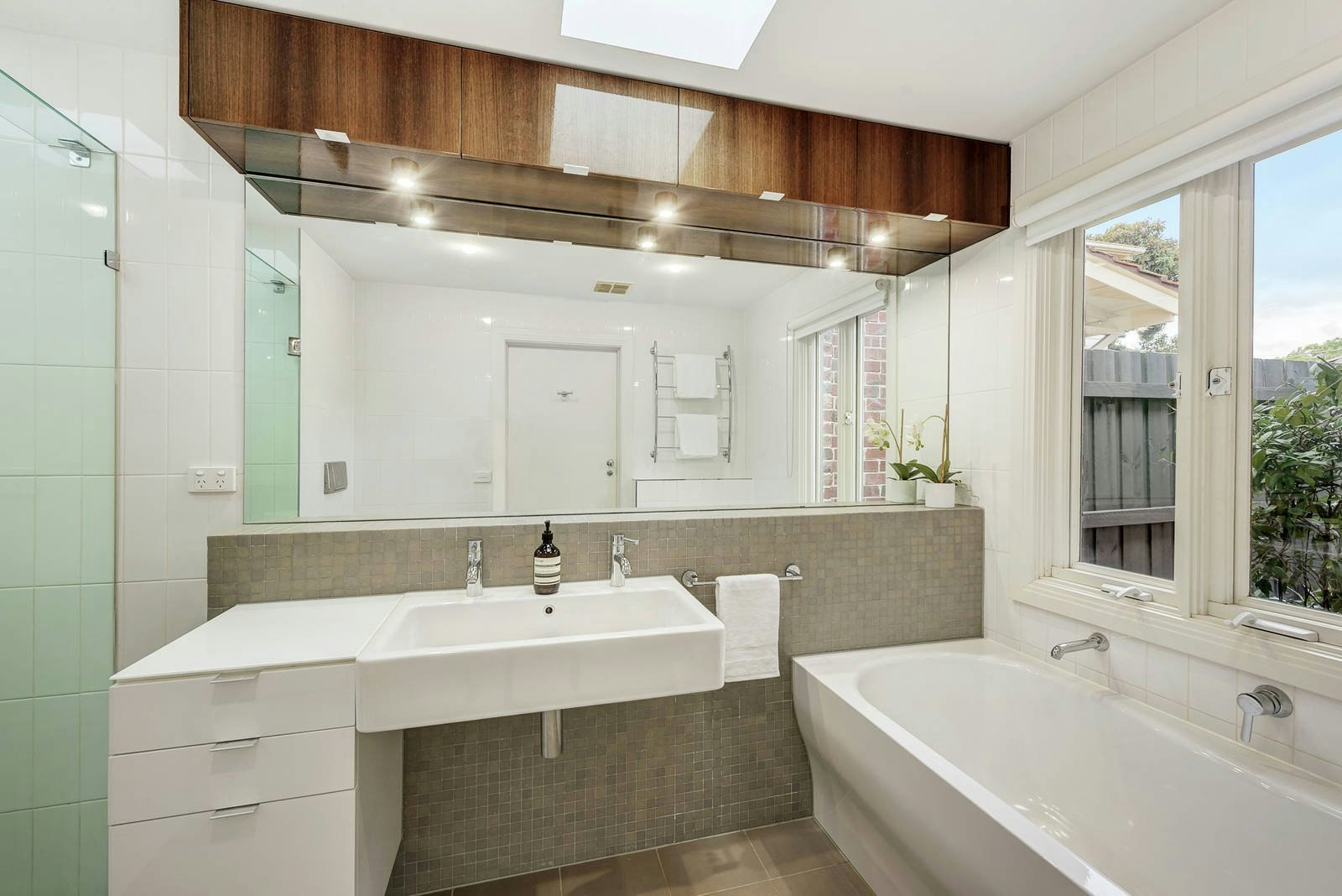 25 Mont Iris Avenue, Glen Iris, VIC