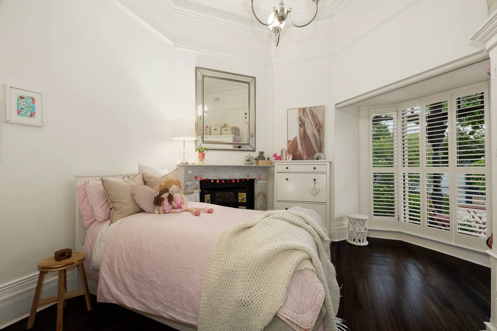 27 Valentine Grove, Armadale, VIC