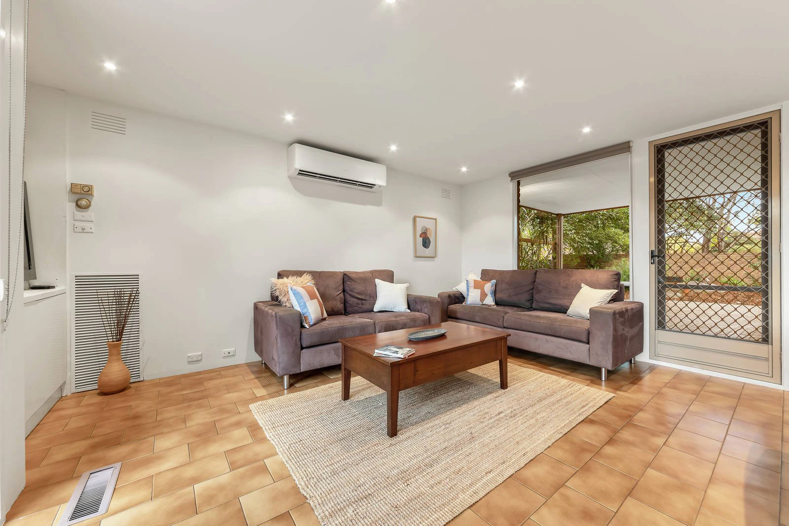 35 Canterbury Road, Camberwell, VIC