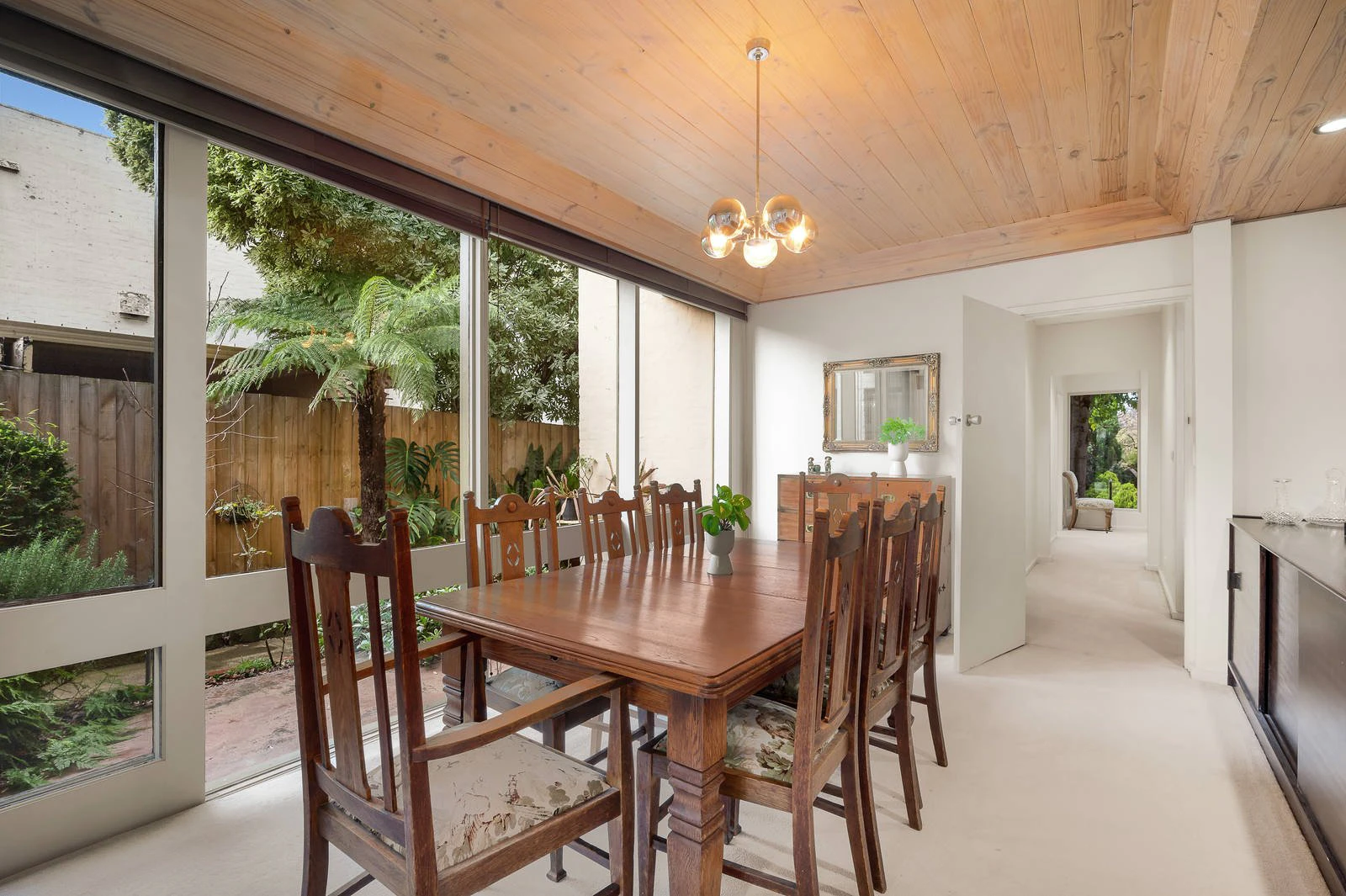 11 Glenbrook Avenue, Malvern East, VIC