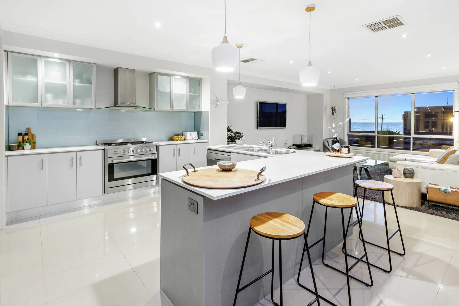 2 Yacht Court, Mornington, VIC
