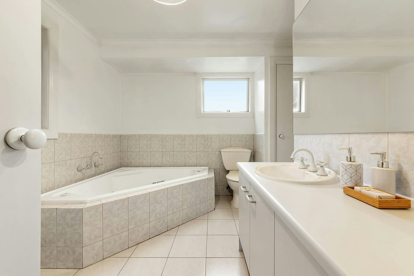 9 Alexandra Crescent, Surrey Hills, VIC