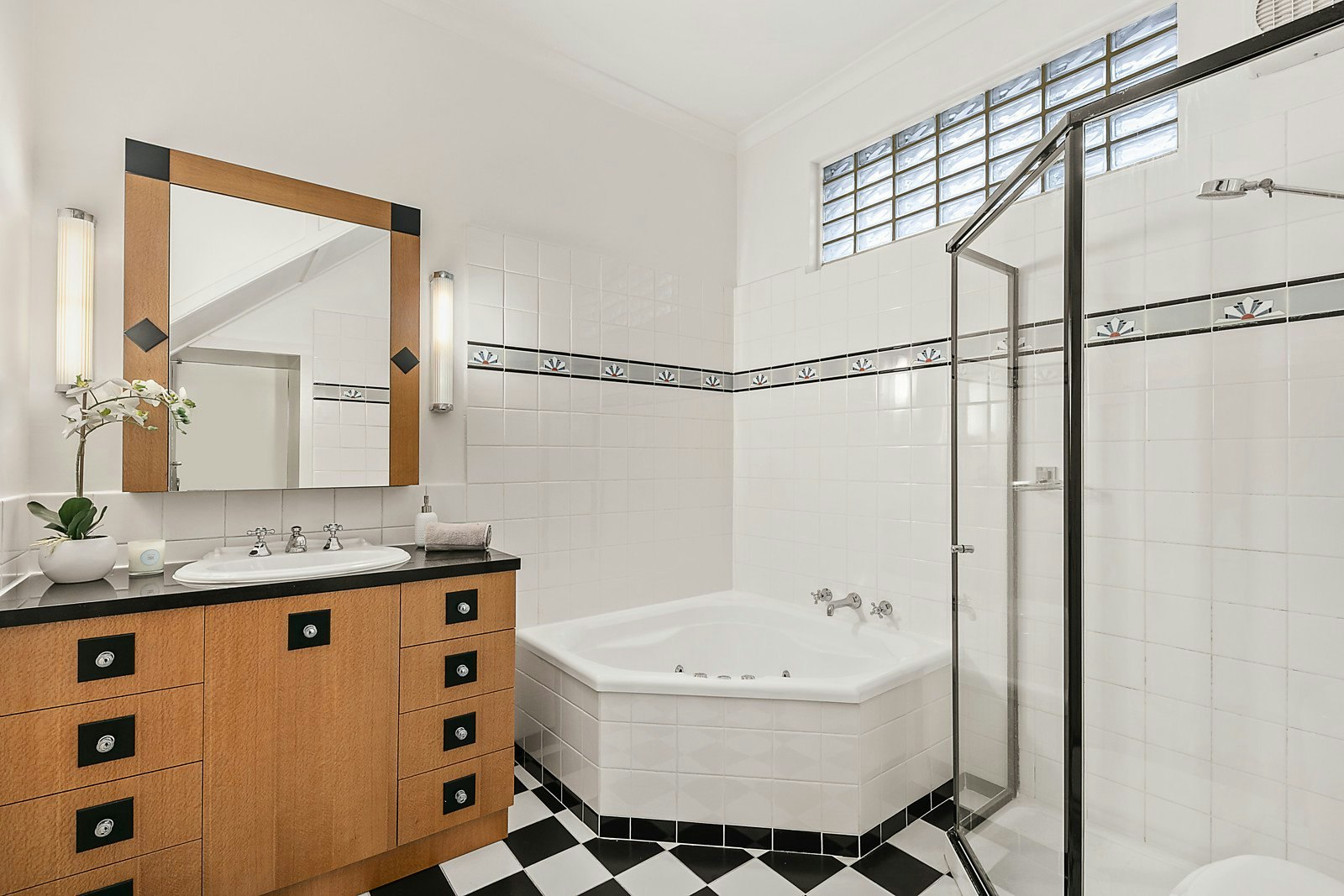 88 Kilby Road, Kew East, VIC