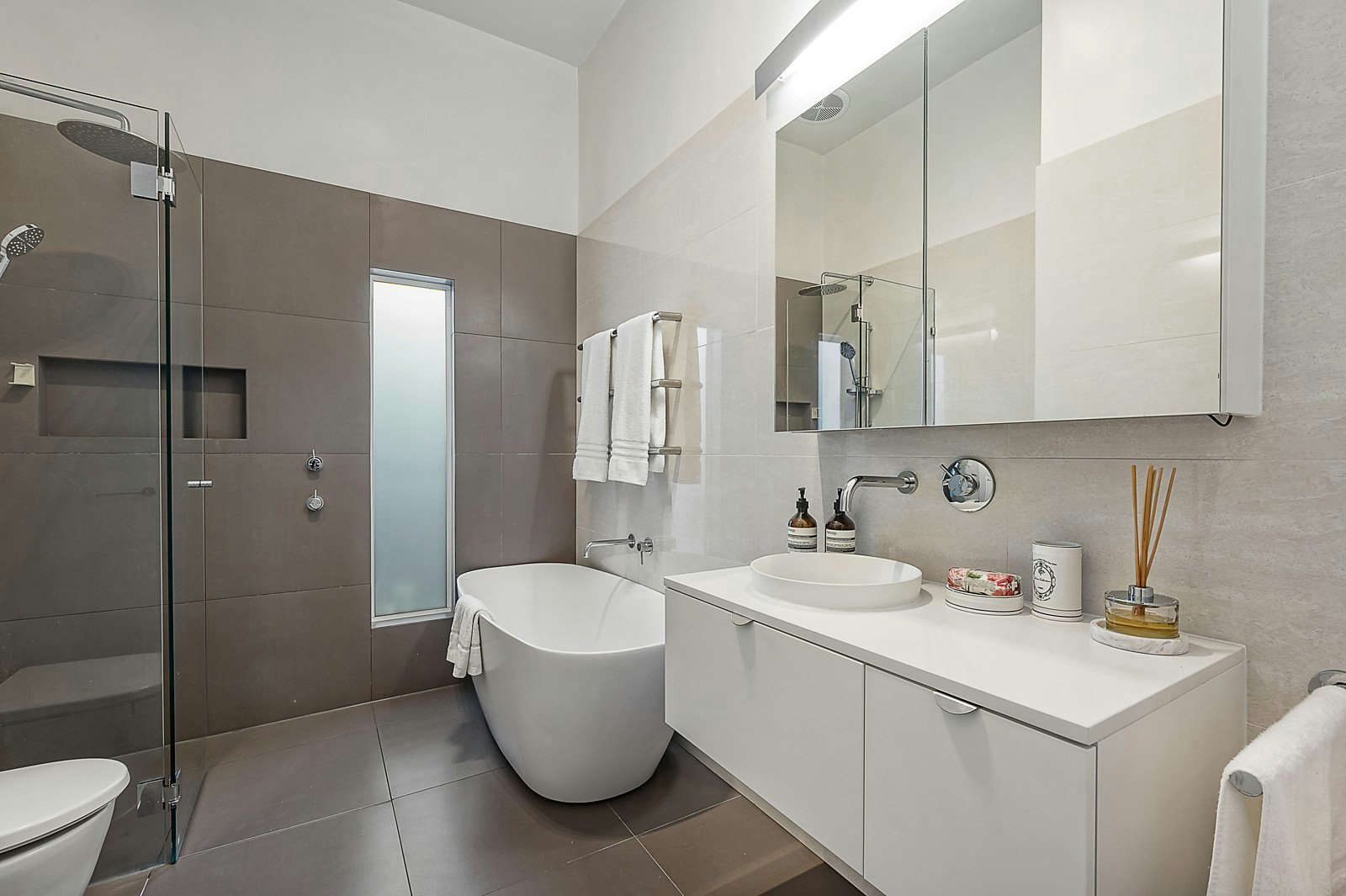 42 Ardrie Road, Malvern East, VIC