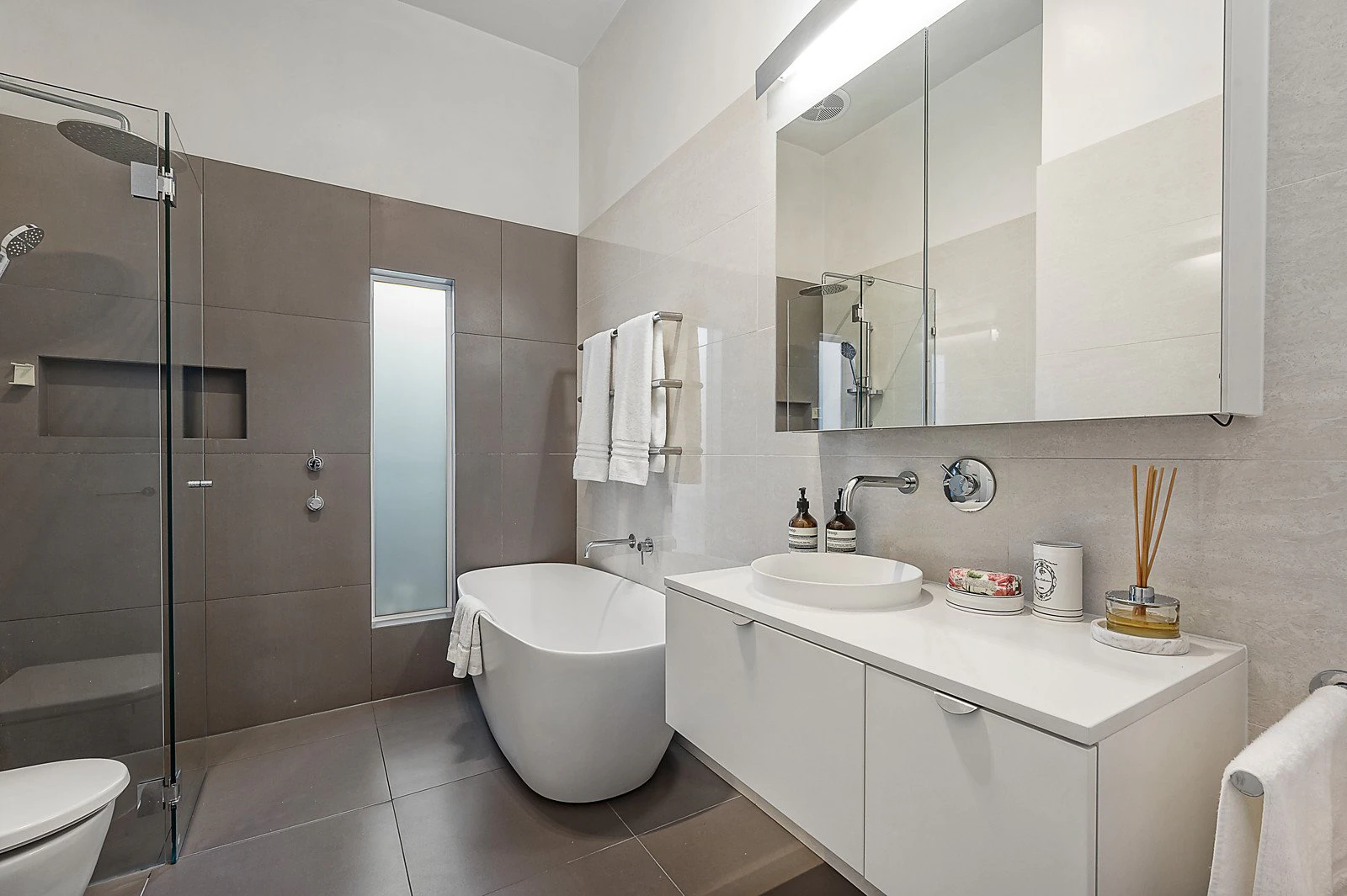42 Ardrie Road, Malvern East, VIC