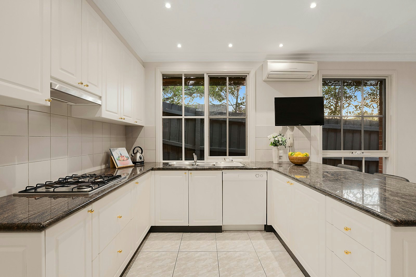 2/37 Donna Buang Street, Camberwell, VIC