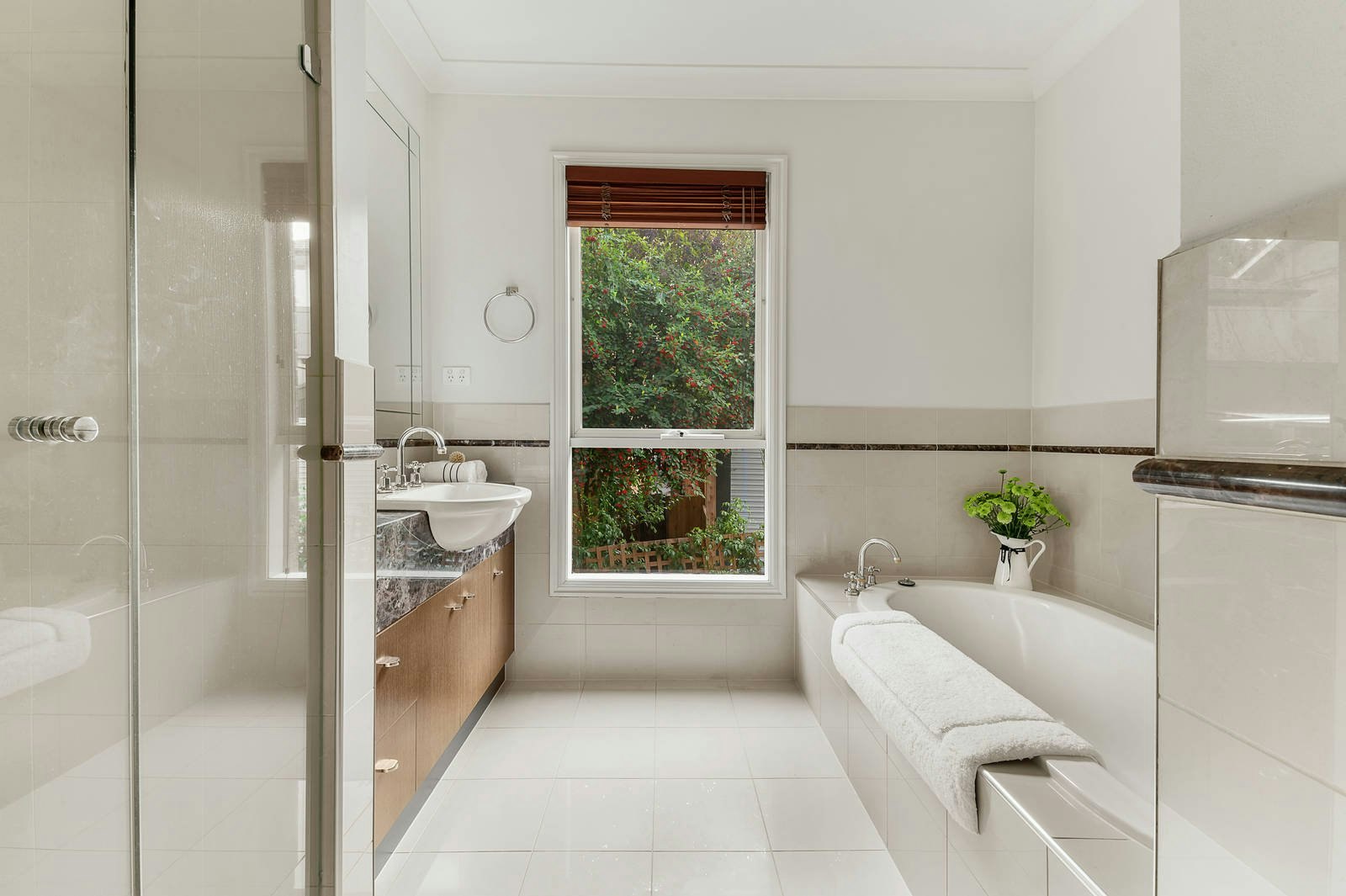 1 Gardiner Road, Hawthorn, VIC