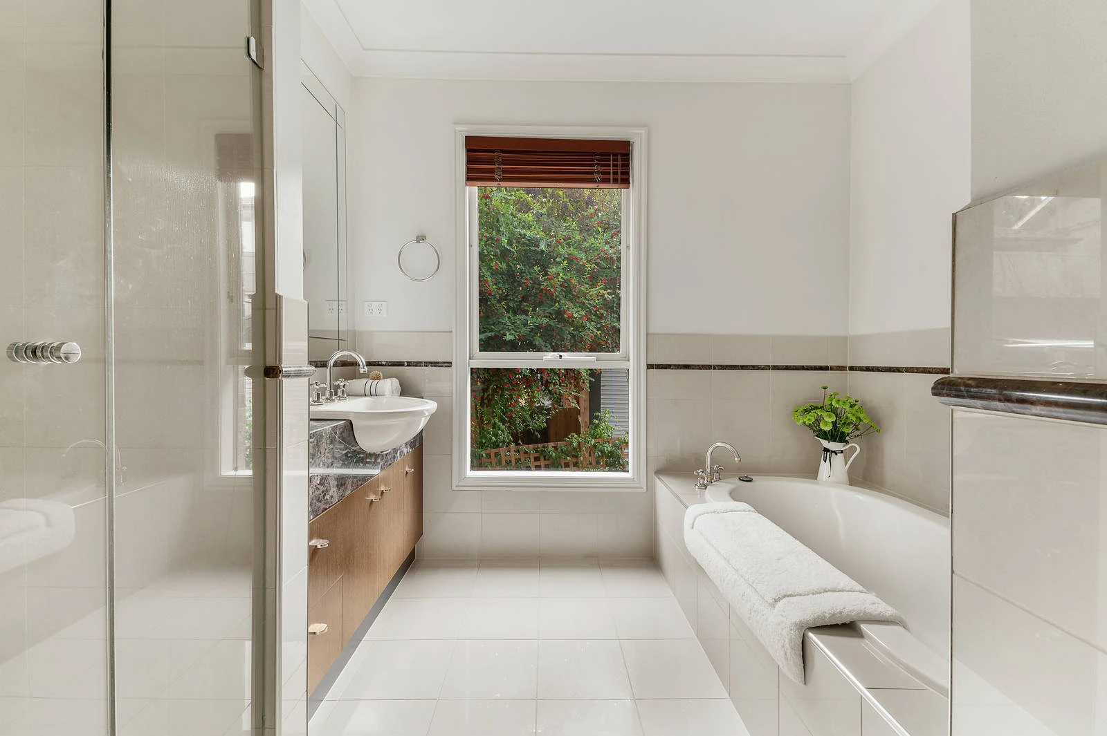 1 Gardiner Road, Hawthorn, VIC