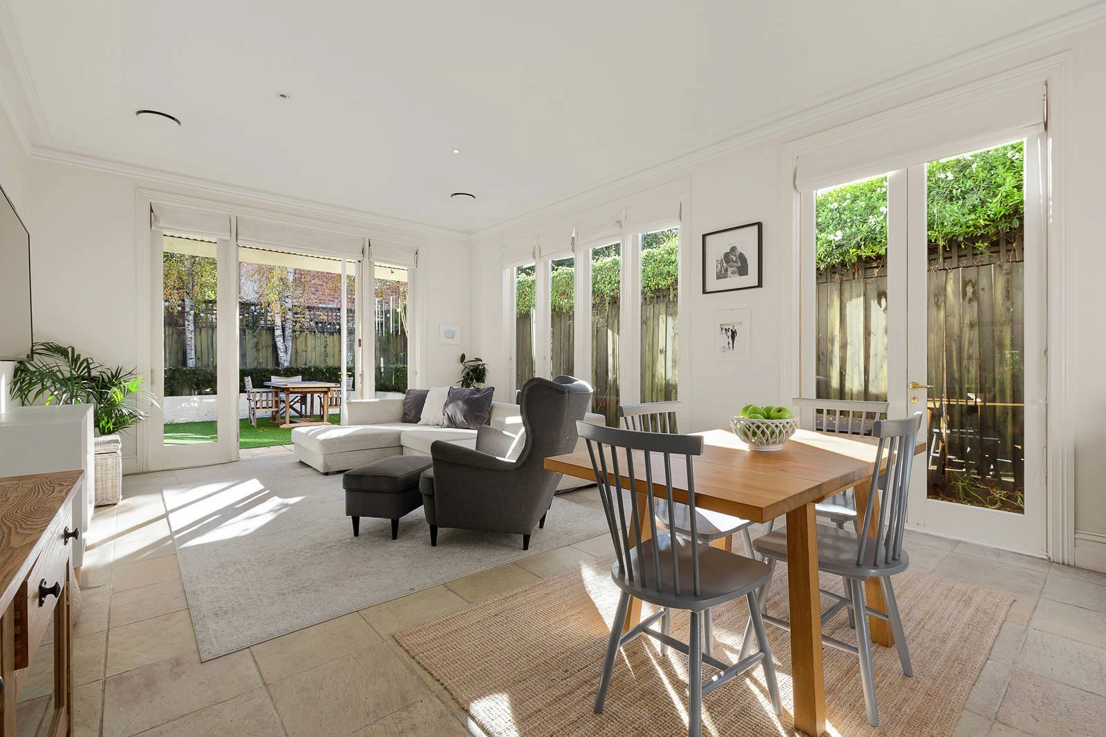 33 Barkly Avenue, Armadale, VIC
