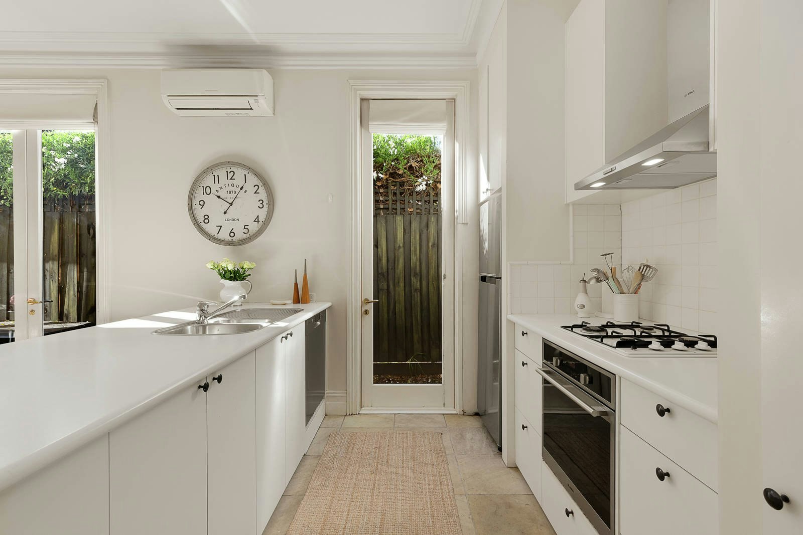 33 Barkly Avenue, Armadale, VIC