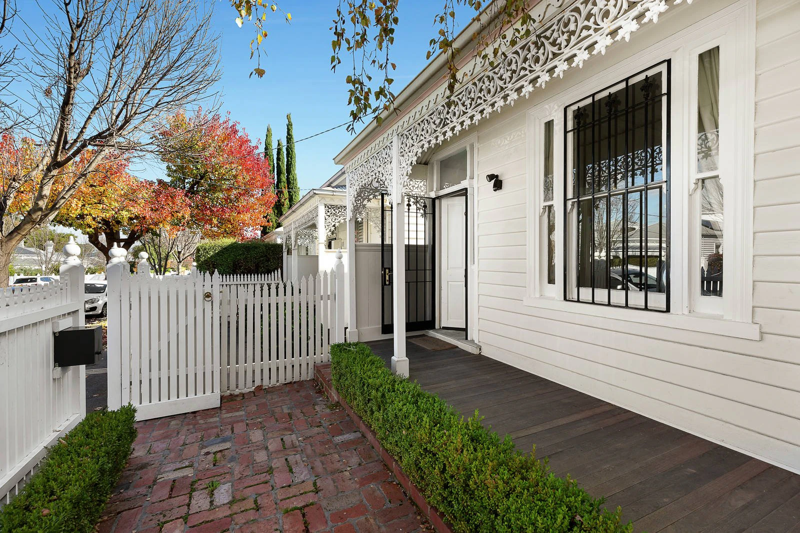33 Barkly Avenue, Armadale, VIC