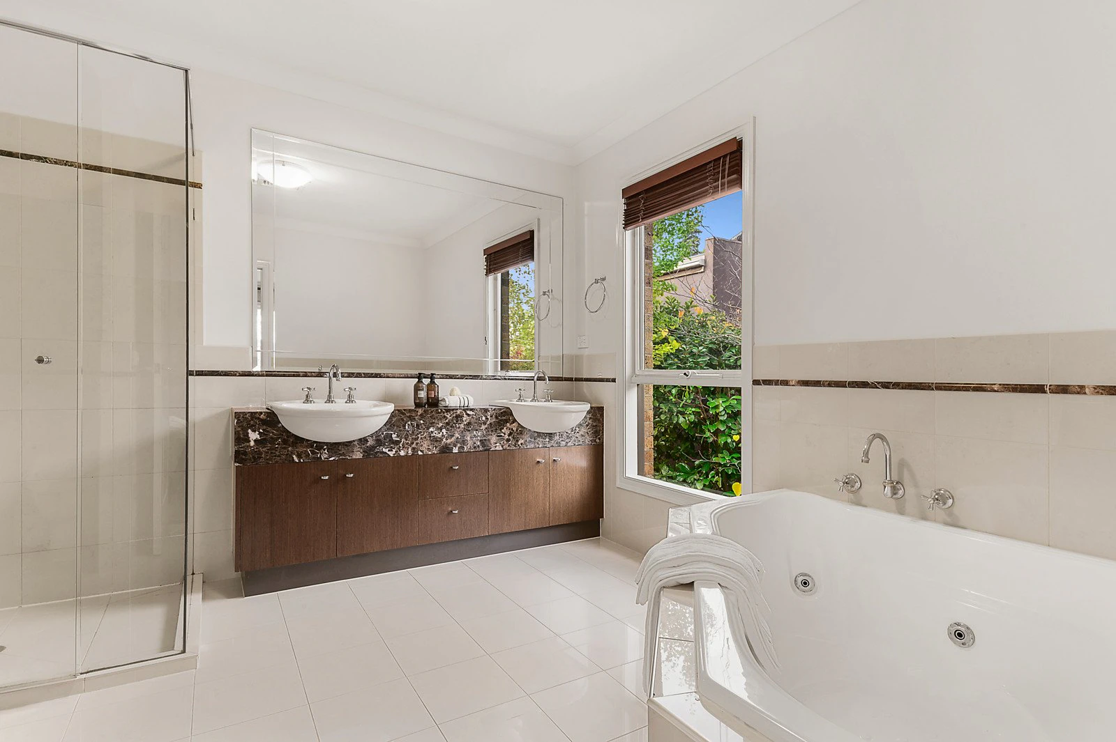 1 Gardiner Road, Hawthorn, VIC