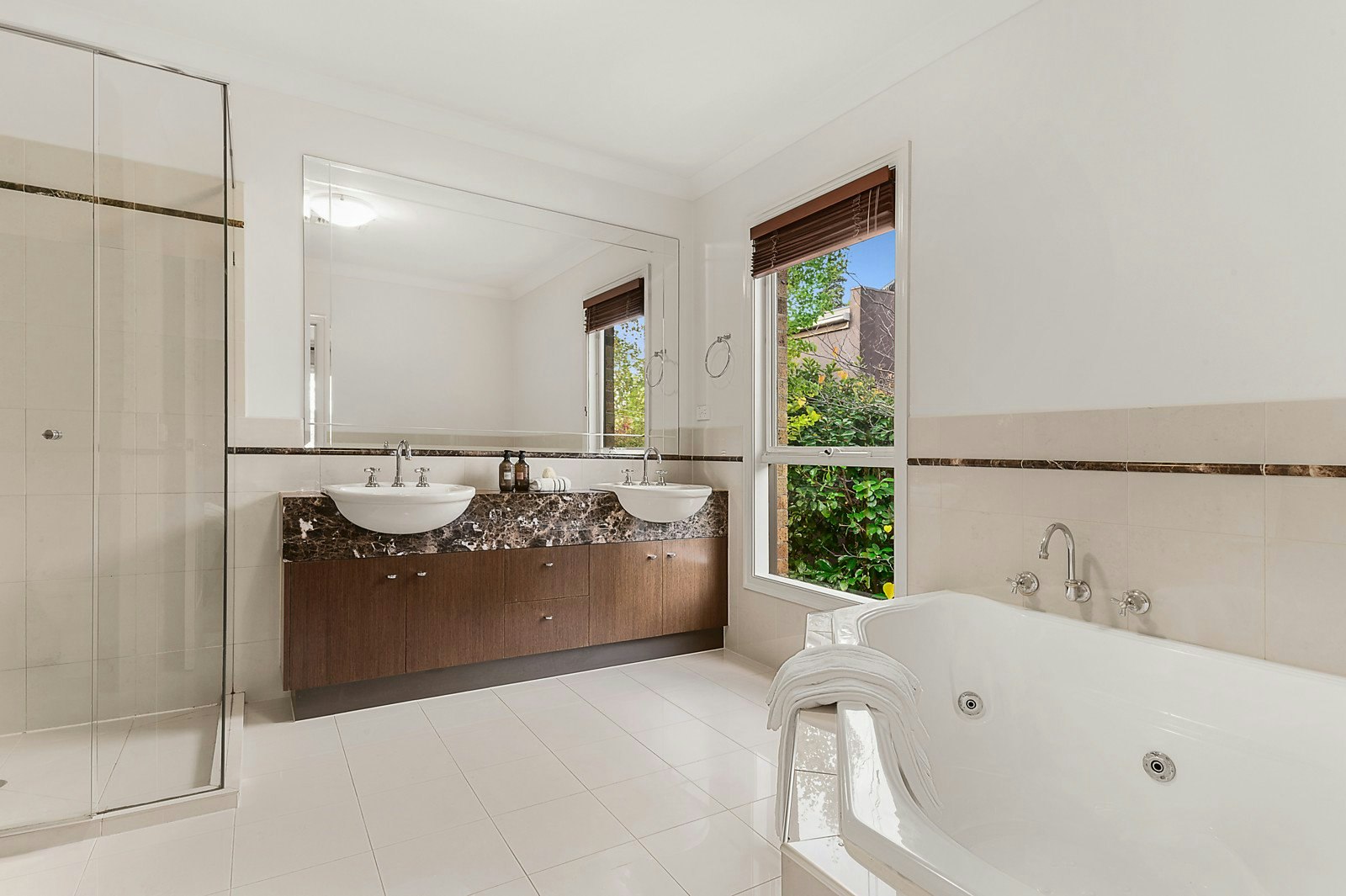 1 Gardiner Road, Hawthorn, VIC