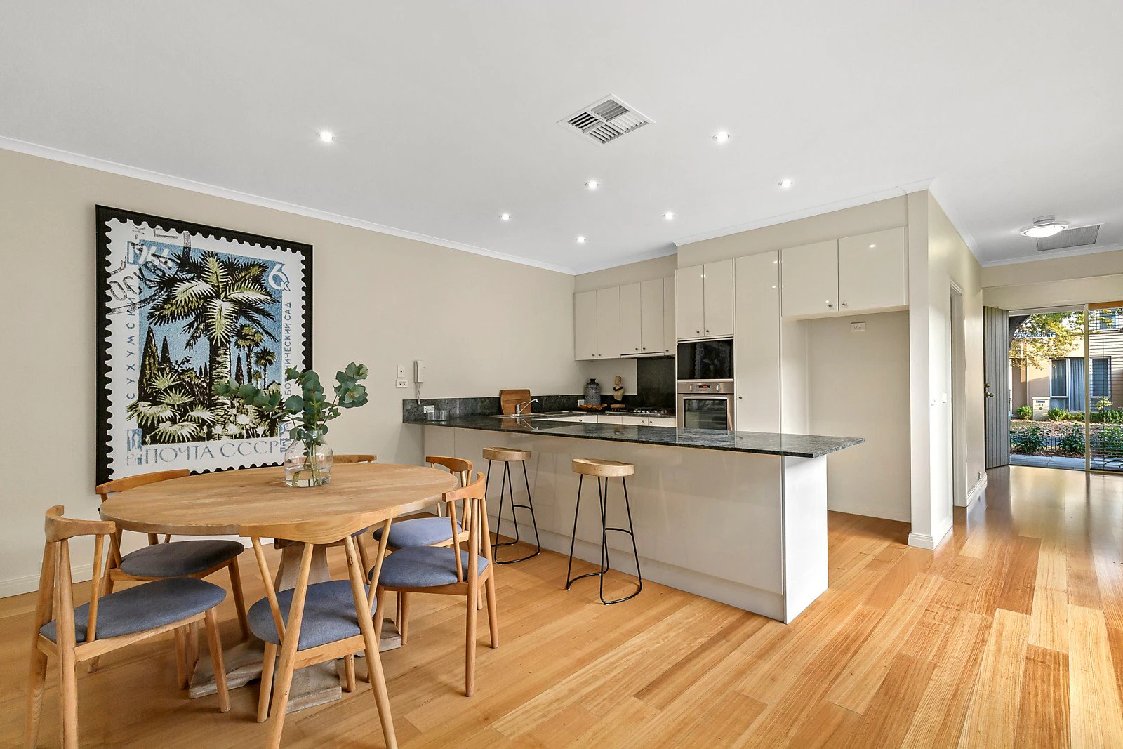 12 The Crescent, Port Melbourne, VIC