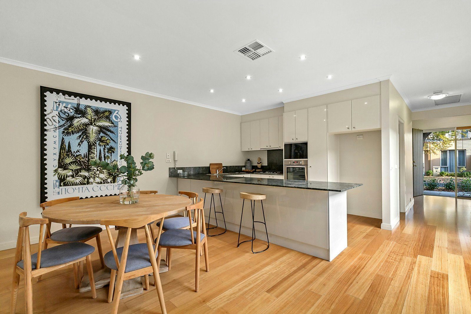 12 The Crescent, Port Melbourne, VIC