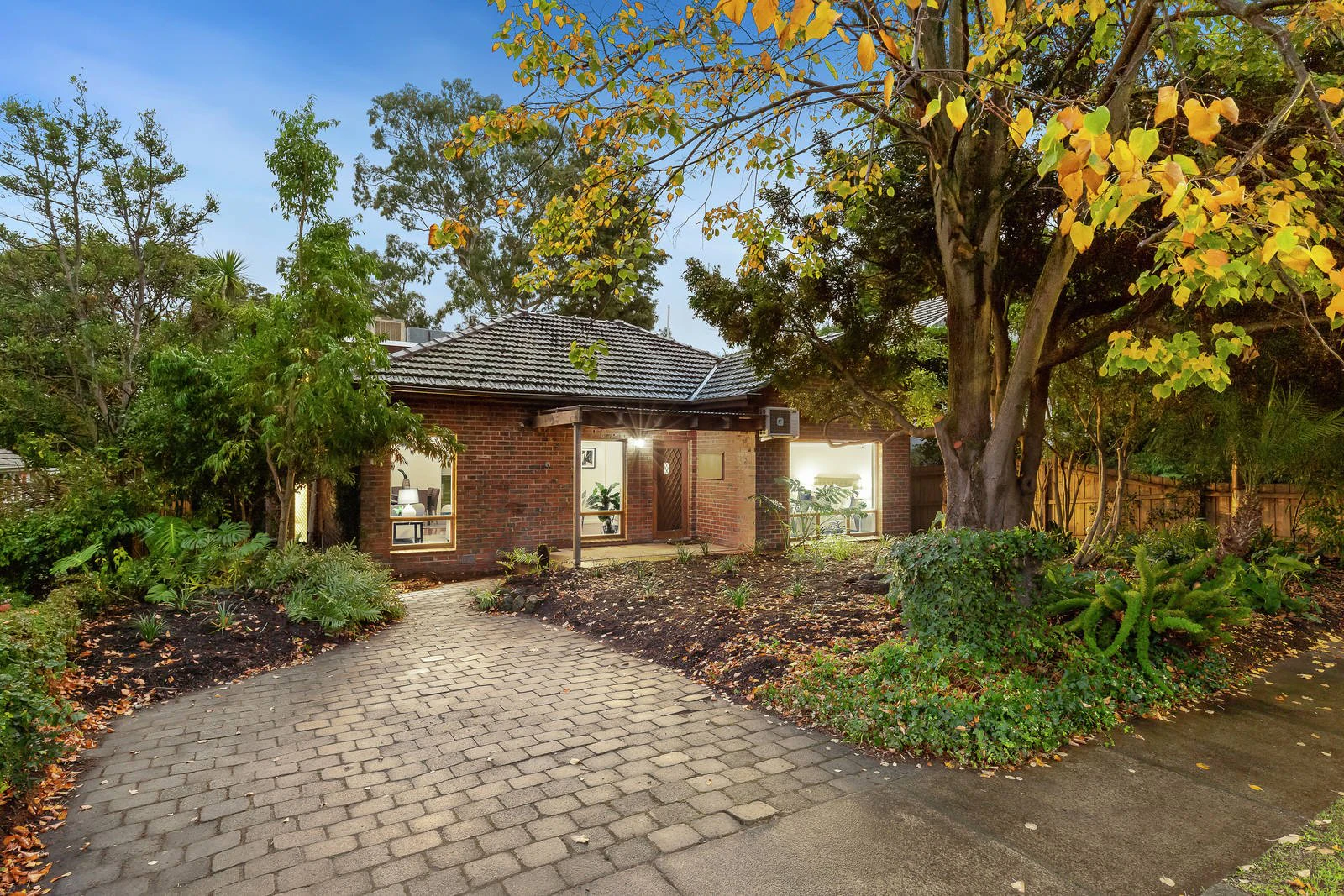 28 Solway Street, Ashburton, VIC