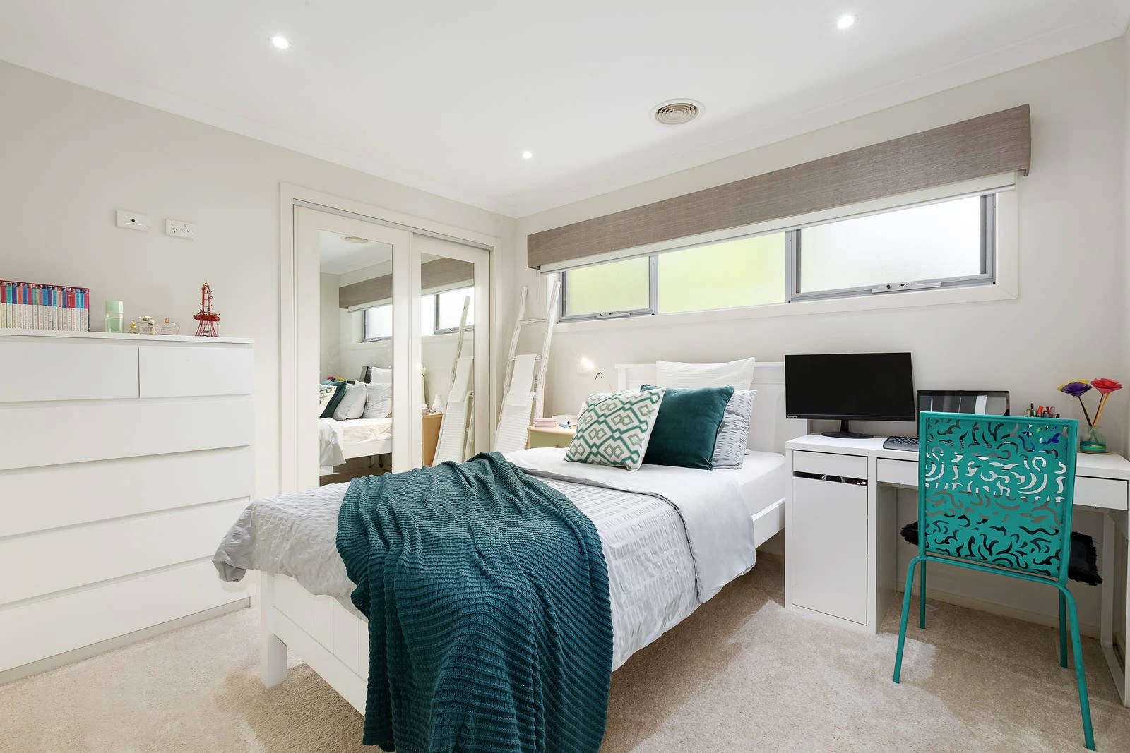 8 Sutton Parade, Mont Albert North, VIC