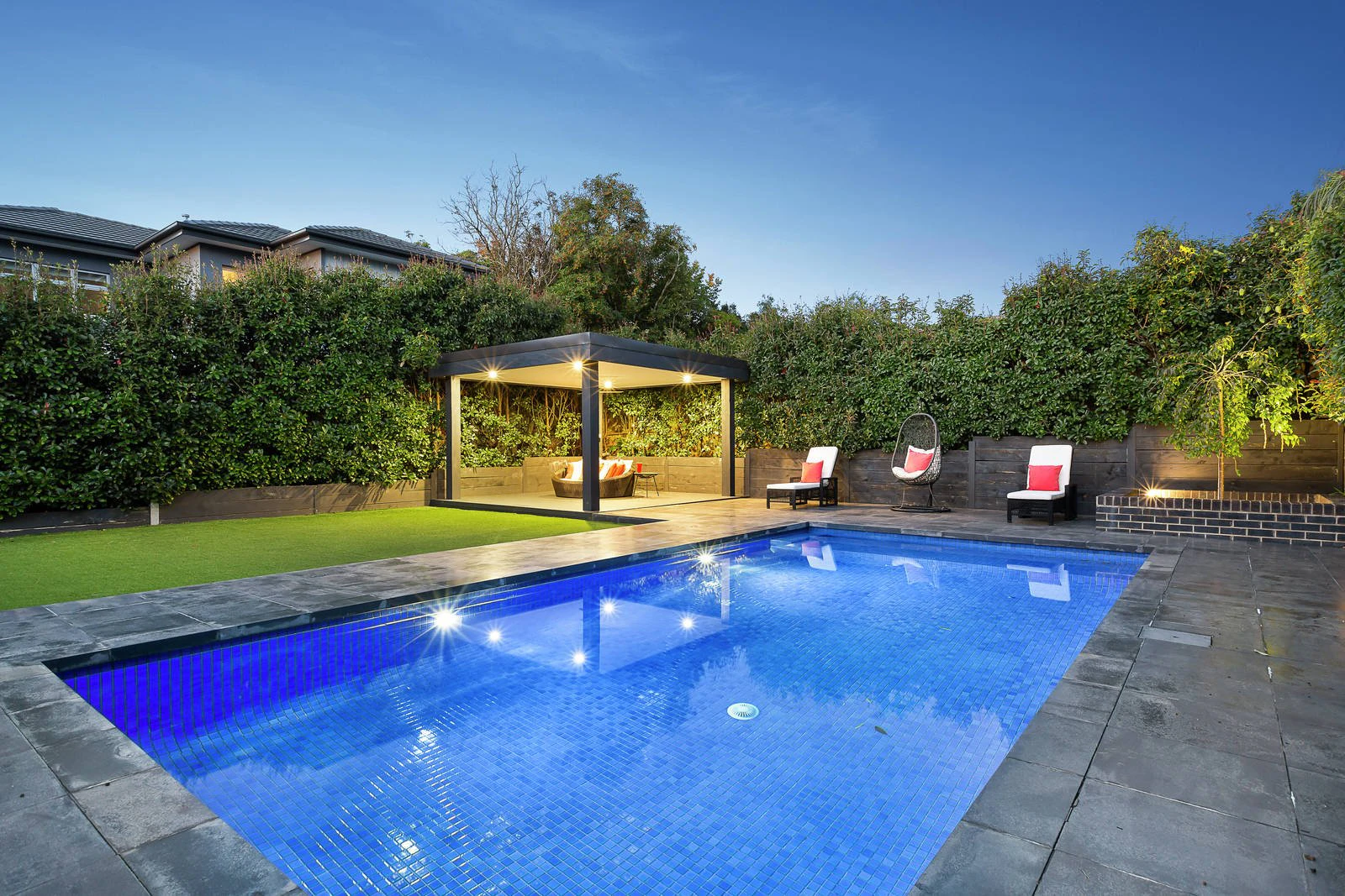 8 Sutton Parade, Mont Albert North, VIC