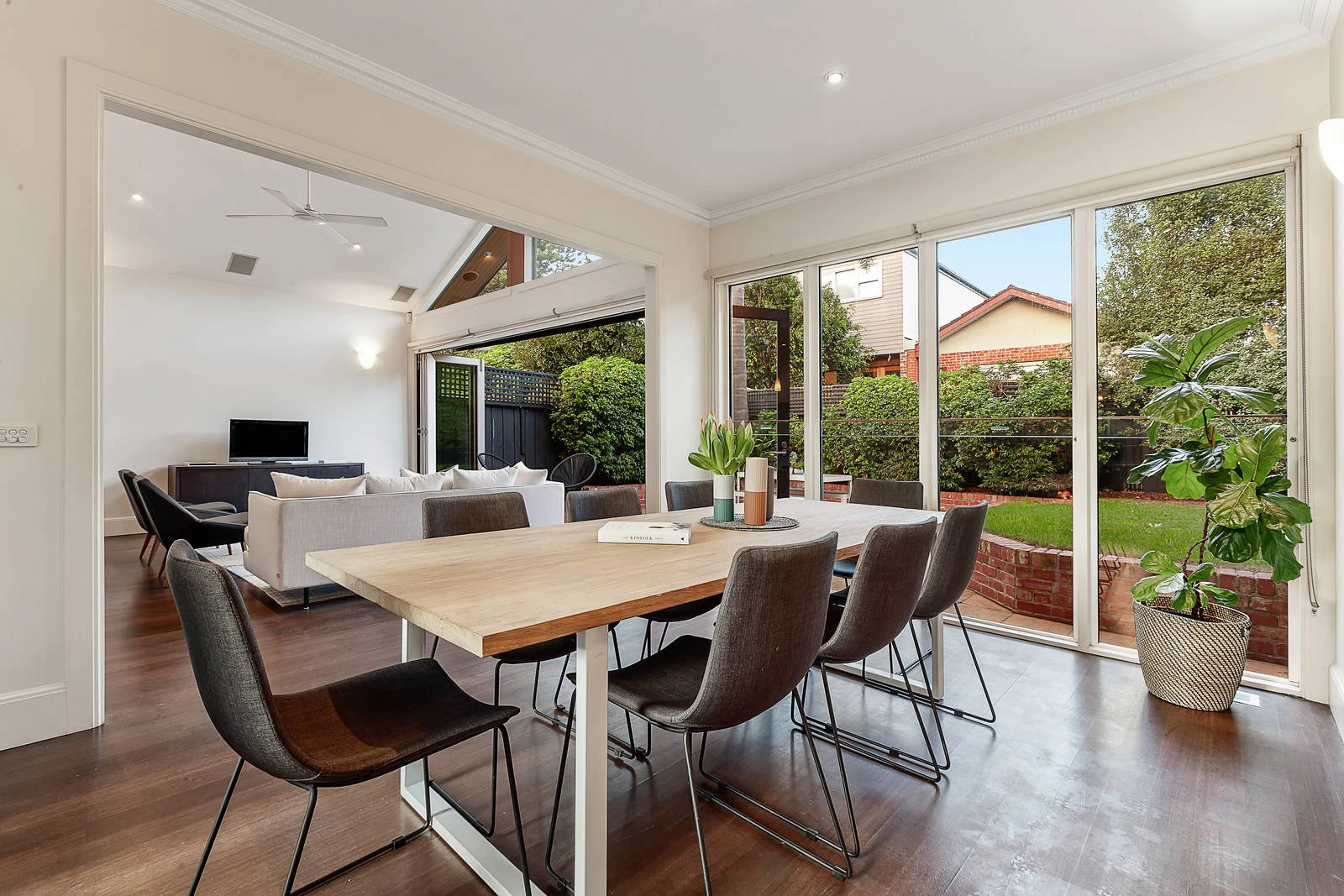 2 Victoria Road South, Malvern, VIC