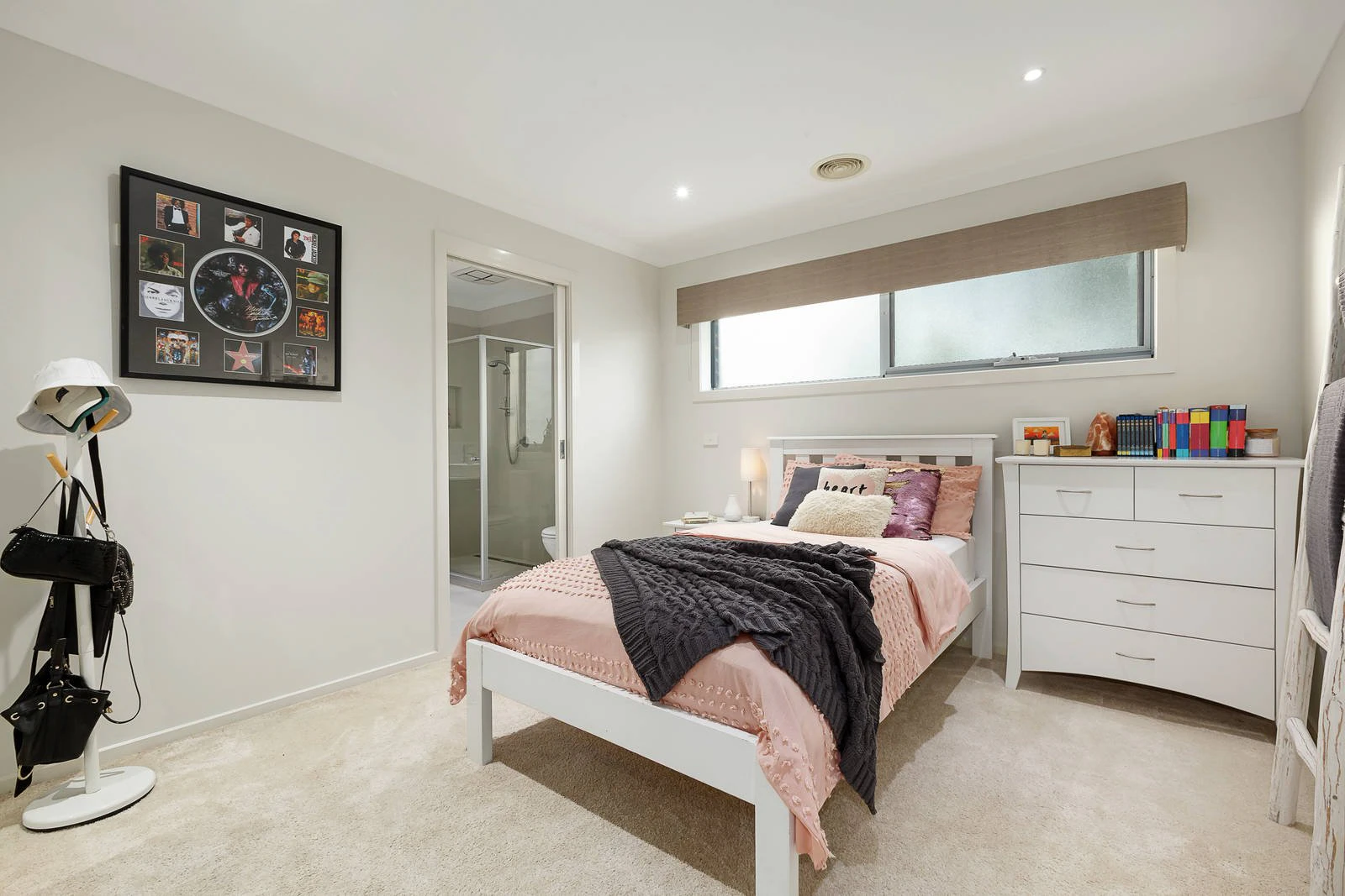 8 Sutton Parade, Mont Albert North, VIC