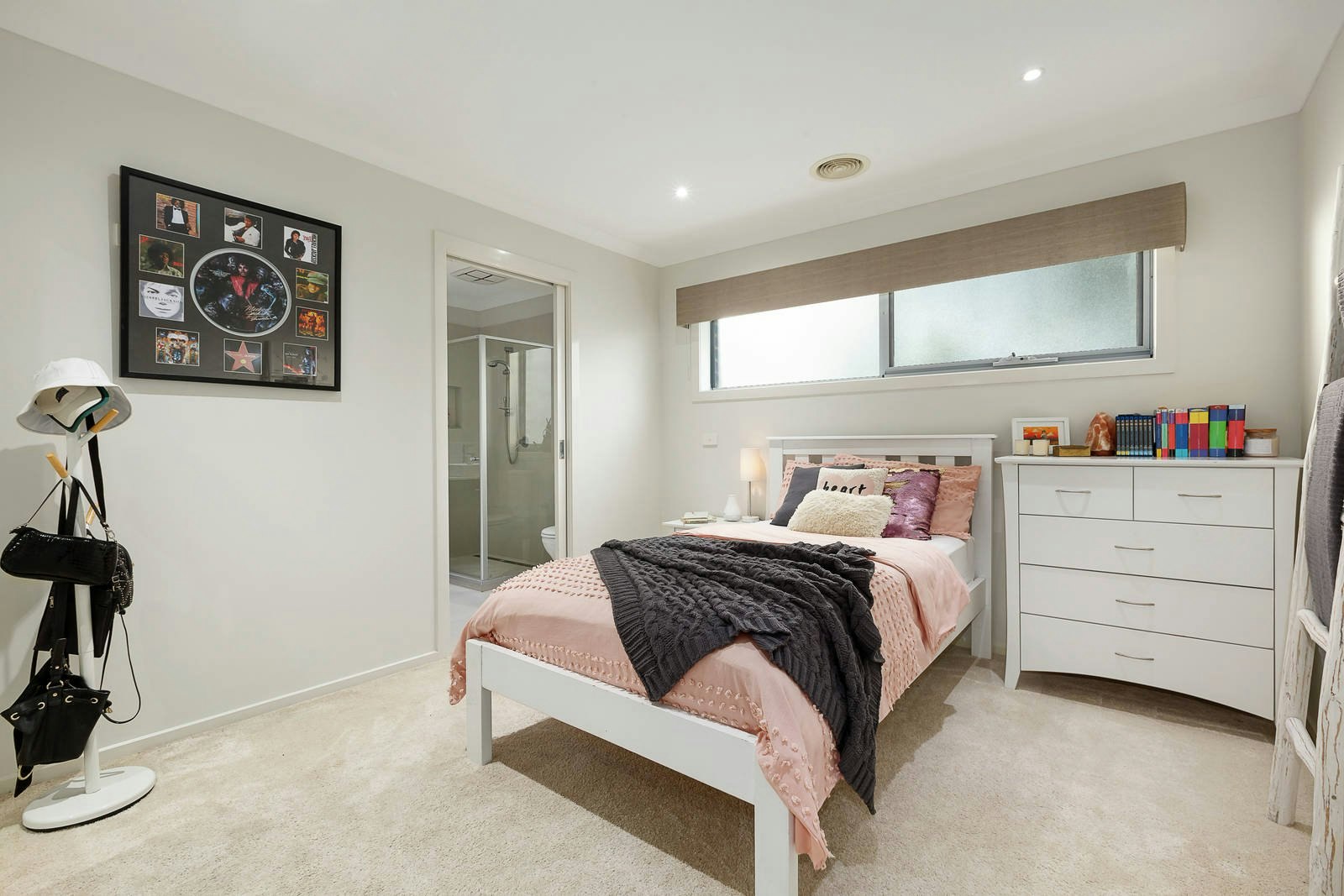 8 Sutton Parade, Mont Albert North, VIC