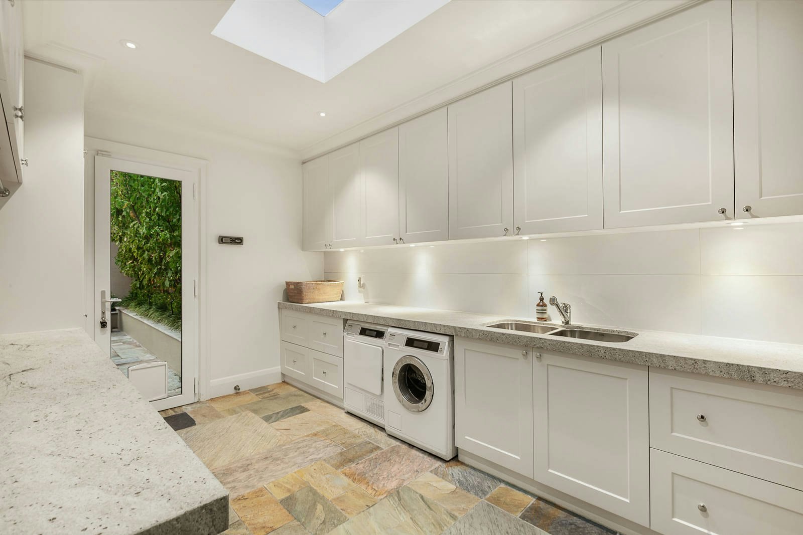 7 Avalon Road, Armadale, VIC