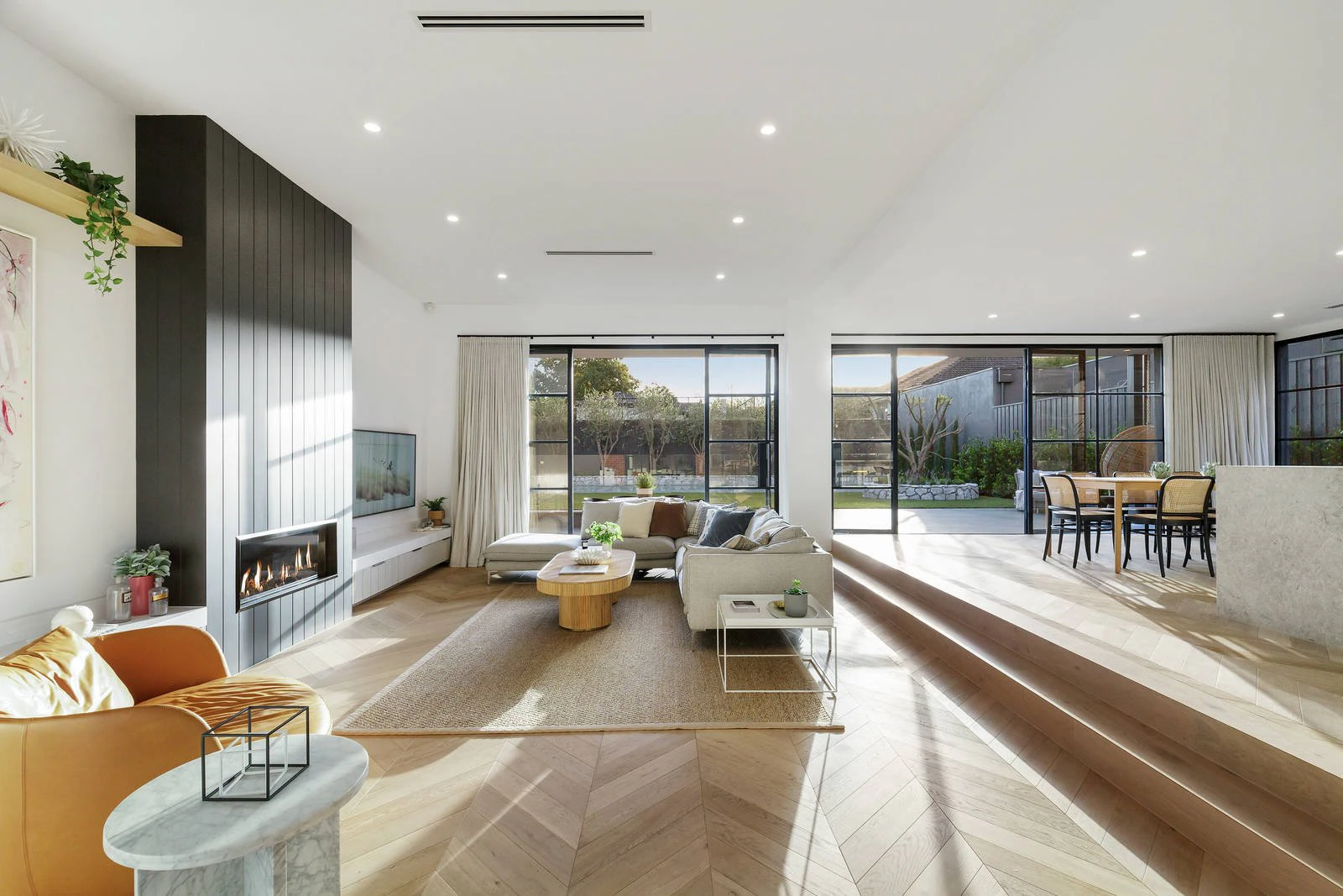 15 Glenbrook Avenue, Malvern East, VIC
