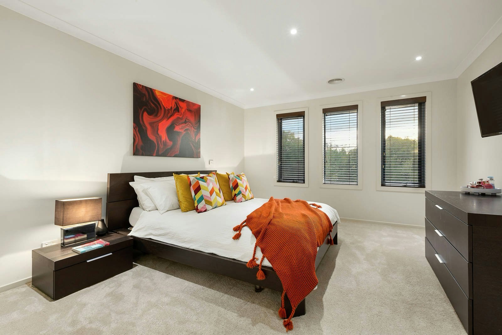 8 Sutton Parade, Mont Albert North, VIC